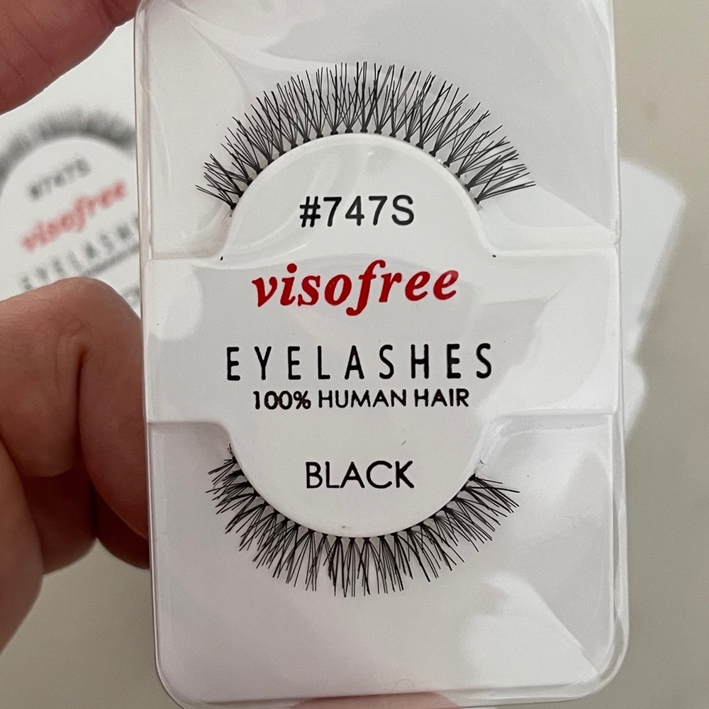 False lashes - Picture 2 of 2